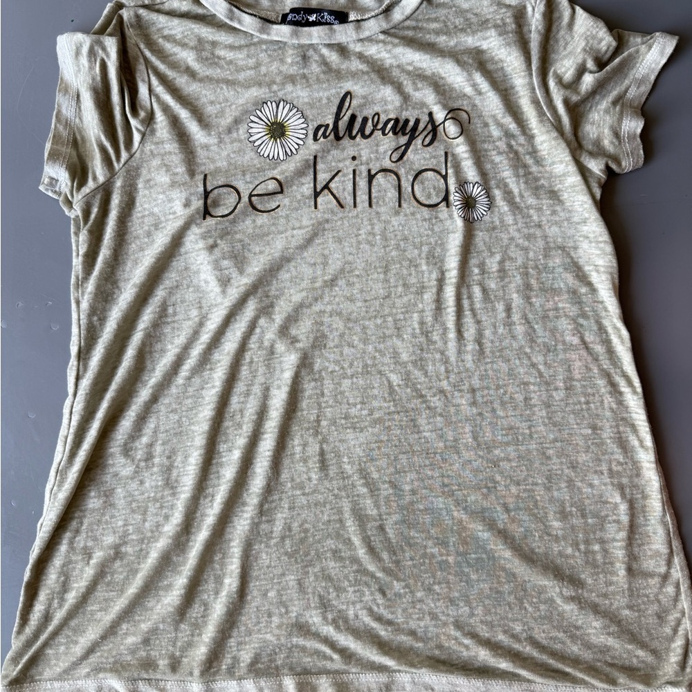 Gray Graphic Tee with 'Always Be Kind' Print